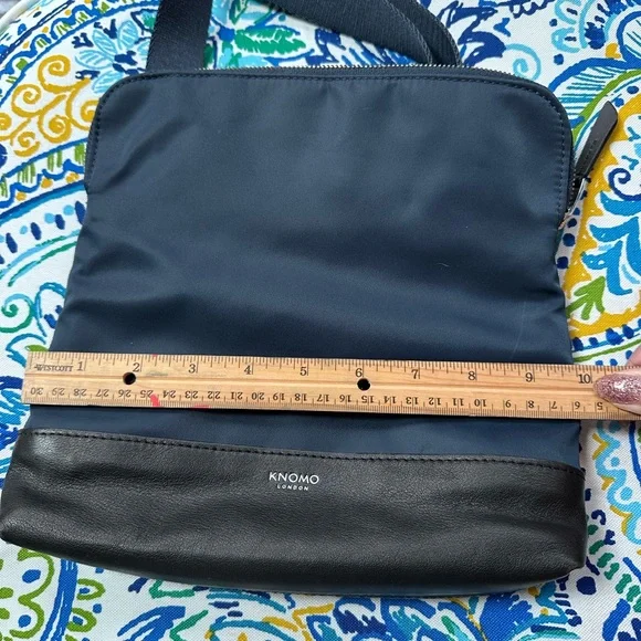 Knomo crossbody bag! - Picture 3 of 8